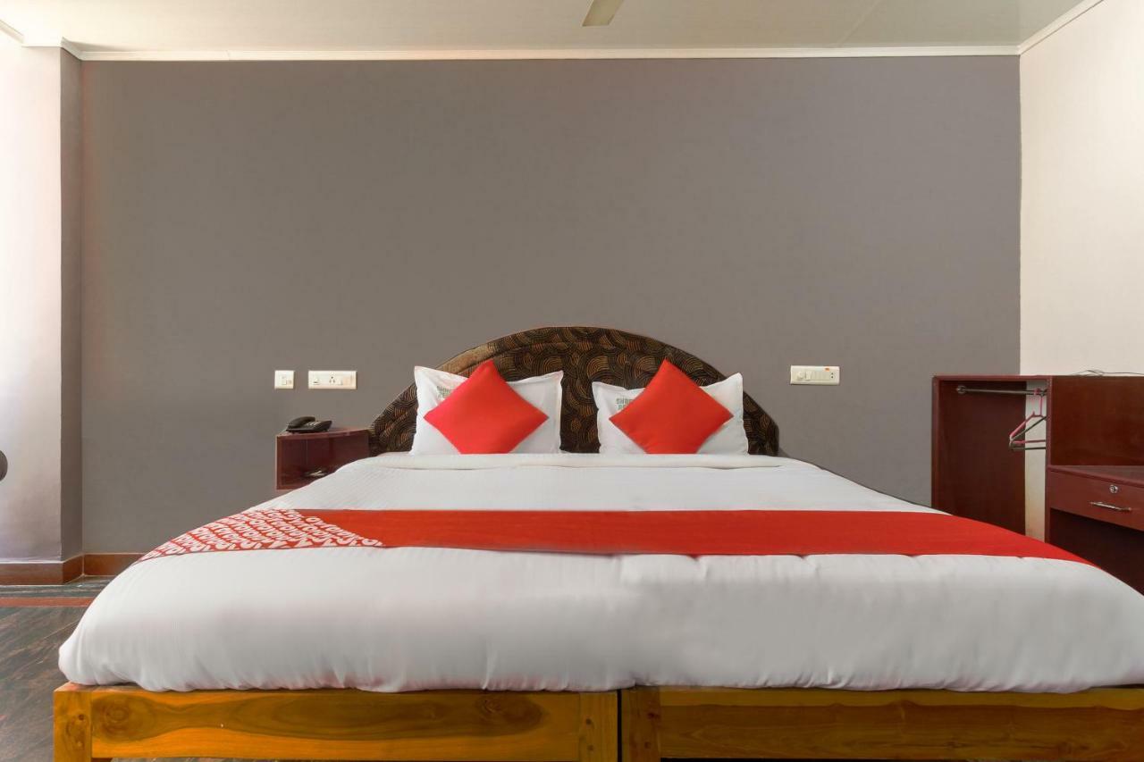 Oyo 45475 Annai Lodge Thanjavur Buitenkant foto