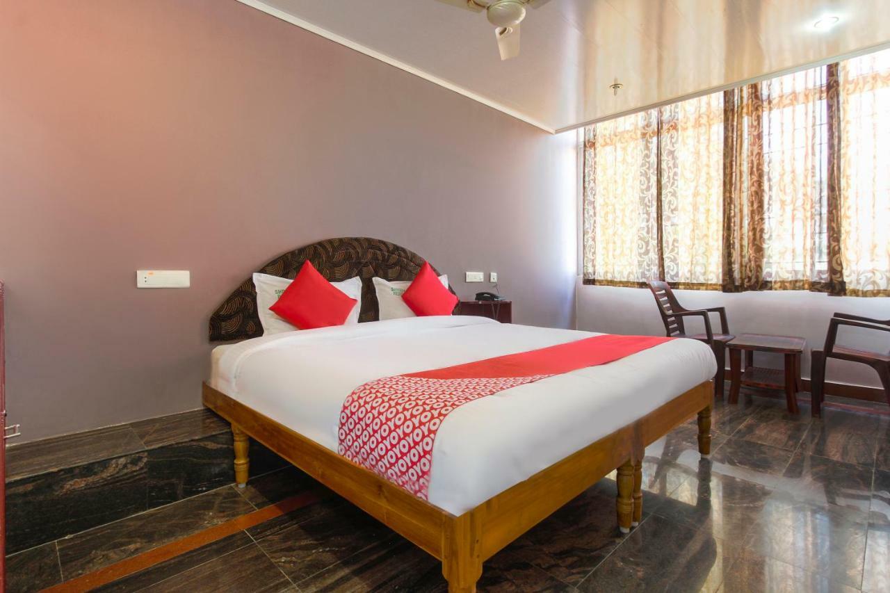 Oyo 45475 Annai Lodge Thanjavur Buitenkant foto