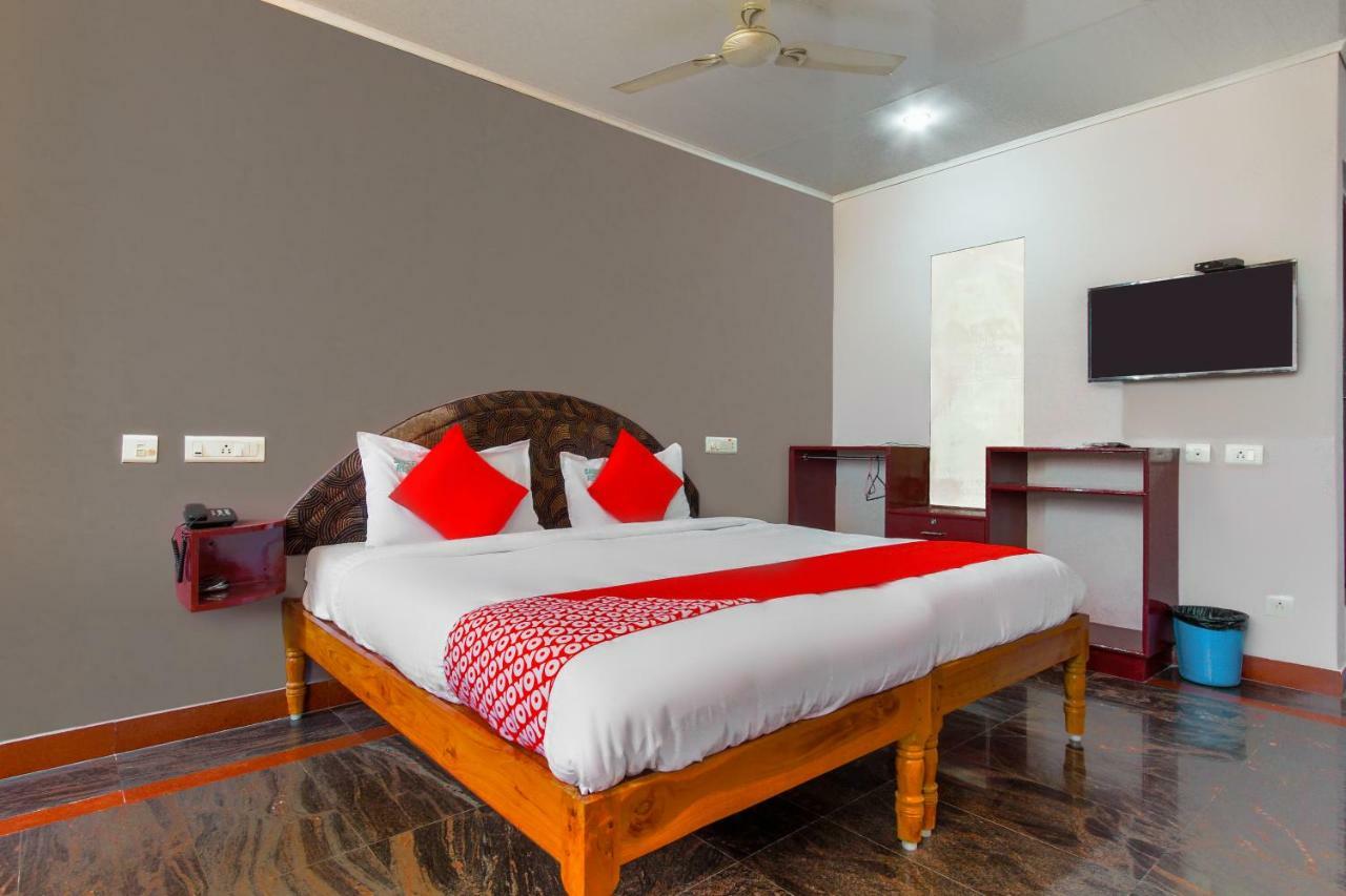 Oyo 45475 Annai Lodge Thanjavur Buitenkant foto