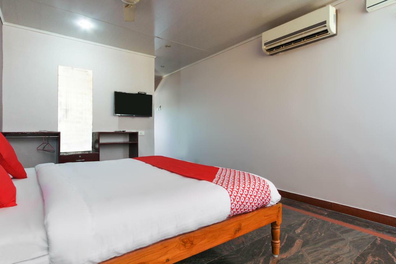 Oyo 45475 Annai Lodge Thanjavur Buitenkant foto